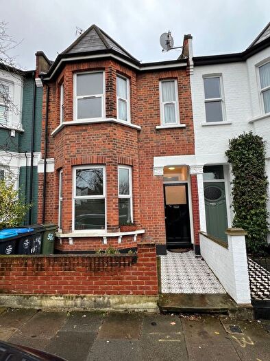 2 Bedroom Flat To Rent In Ivy Road, London, NW2
