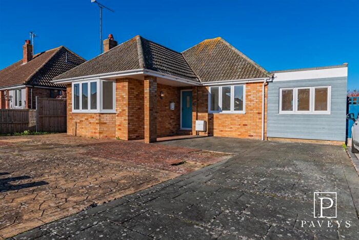 2 Bedroom Detached Bungalow For Sale In Quendon Way, Frinton-On-Sea, CO13