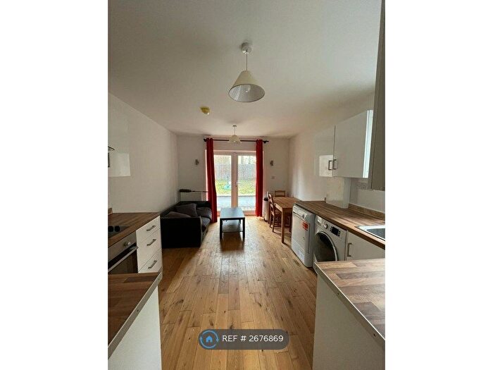 4 Bedroom Maisonette To Rent In Lewisham Way, London, SE14