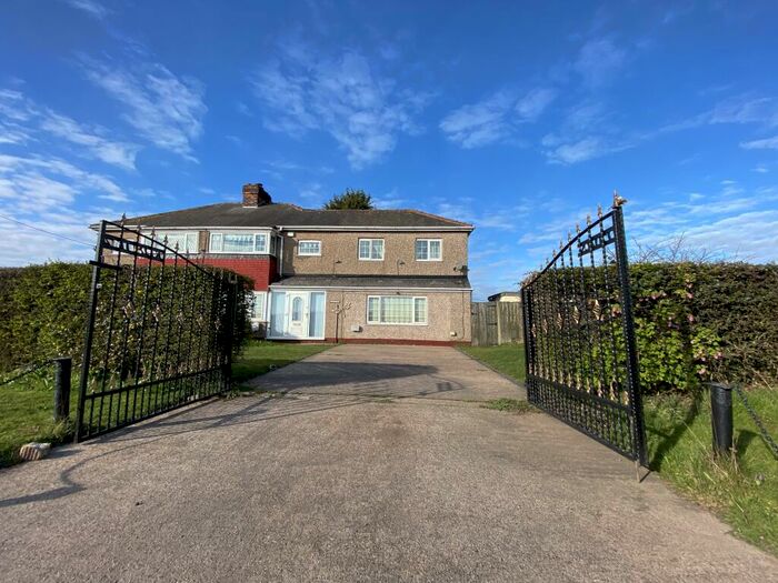 3 Bedroom Semi Detached House To Rent In New Mill Field Road, Doncaster, DN7
