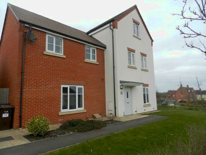 5 Bedroom House To Rent In Middlemore, NN11