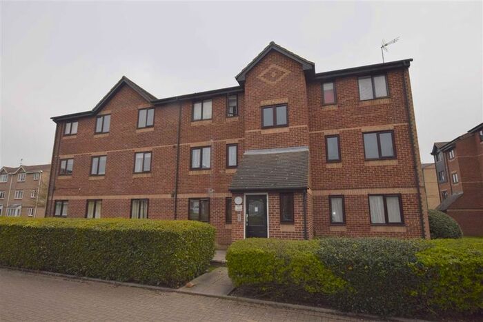 1 Bedroom Flat To Rent In The Glen, Basildon, Essex, SS16