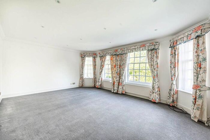 2 Bedroom Flat To Rent In Wellington Hous, Stanmore, HA7