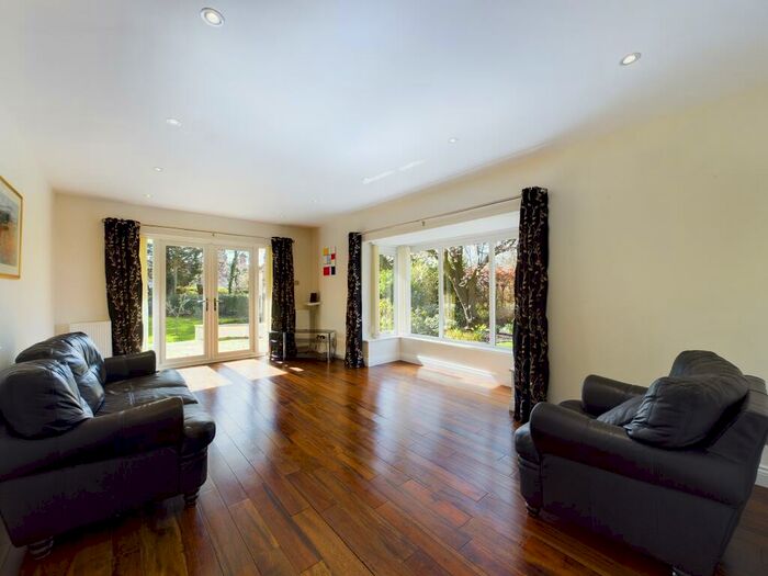 4 Bedroom Detached House To Rent In Newland Park, HU5