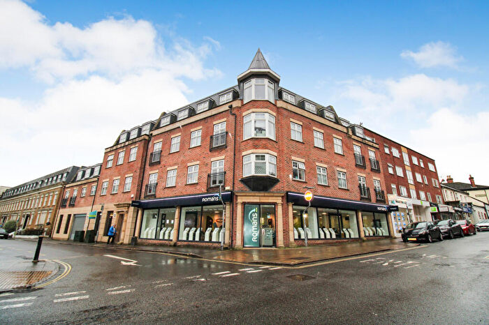 1 Bedroom Apartment To Rent In Russell Court, Aldershot, GU11