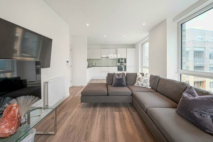 2 Bedroom Flat To Rent In Andrewes House, Mill Hill East, London, NW7