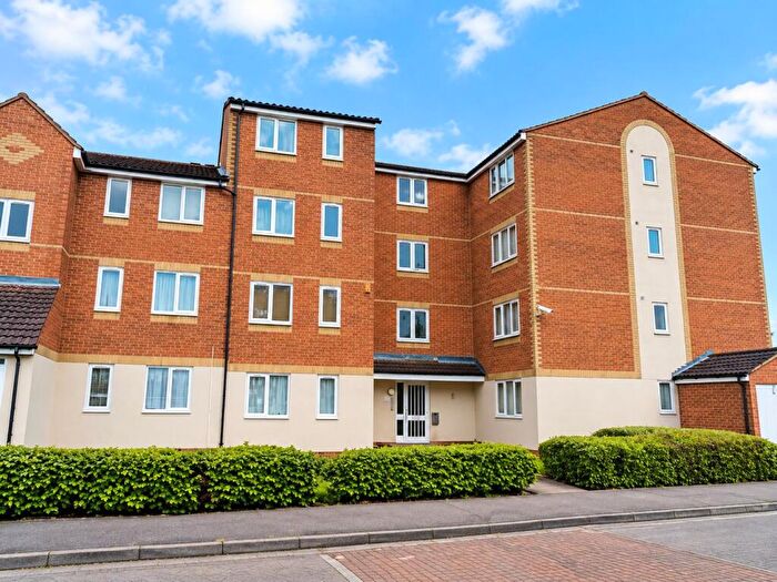 Flat To Rent In Linwood Crescent, Enfield, Middlesex, EN1