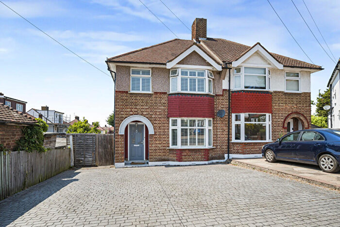 3 Bedroom Semi-Detached House For Sale In Glenbarr Close, Eltham Park, SE9