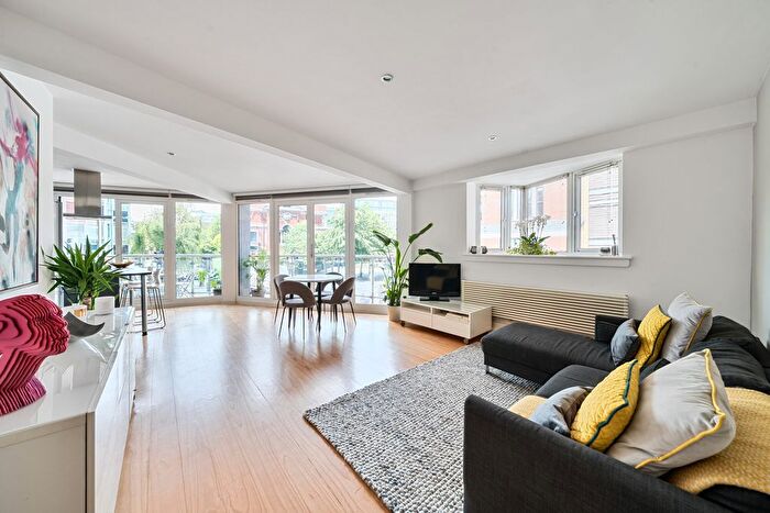 2 Bedroom Flat For Sale In Long Lane, London, SE1