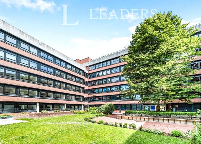 1 Bedroom Flat To Rent In Wood Street, East Grinstead, West Sussex, RH19