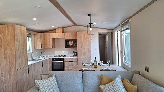 2 Bedroom Mobile/park Home For Sale In West Witton, Leyburn, DL8