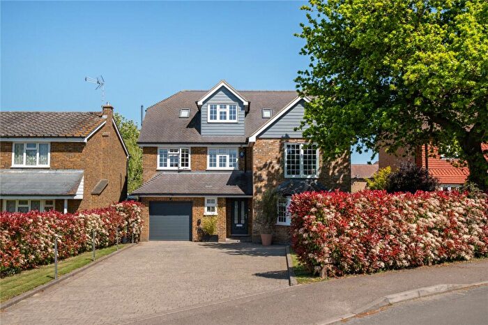5 Bedroom Detached House For Sale In School Lane, Lower Halstow, Sittingbourne, Kent, ME9