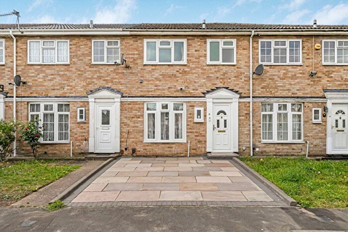 3 Bedroom Terraced House For Sale In Brompton Close, Hounslow, TW4