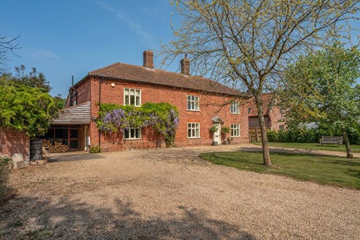 5 Bedroom Detached House For Sale In Ringland, Norwich, NR8