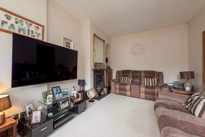 4 Bedroom Detached House For Sale In New Ground Road, Aldbury, HP23