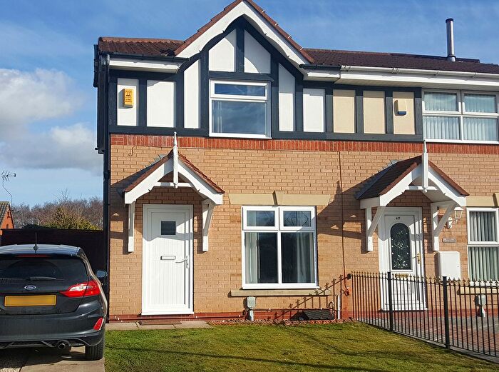 3 Bedroom Semi Detached House To Rent In Kestrel Avenue, Hull, HU8