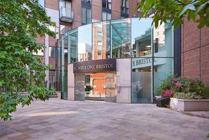 1 Bedroom Flat For Sale In Lewins Mead, Bristol, BS1