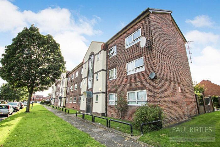 2 Bedroom Flat To Rent In Cheriton Road, Flixton, Trafford, M41