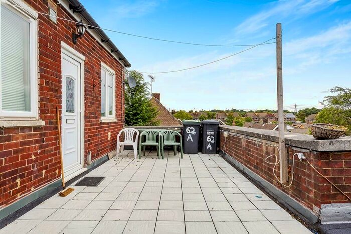 2 Bedroom Flat To Rent In Hazleton Way, Waterlooville, Hampshire, PO8