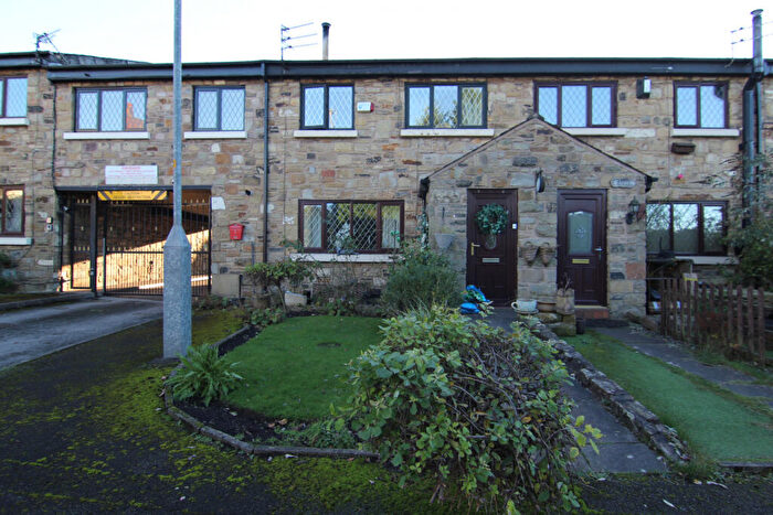 3 Bedroom Mews For Sale In Clockhouse Mews, Greenside Lane, Droylsden, M43