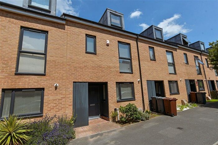 3 Bedroom Terraced House For Sale In Ager Avenue, Dagenham, Essex, RM8