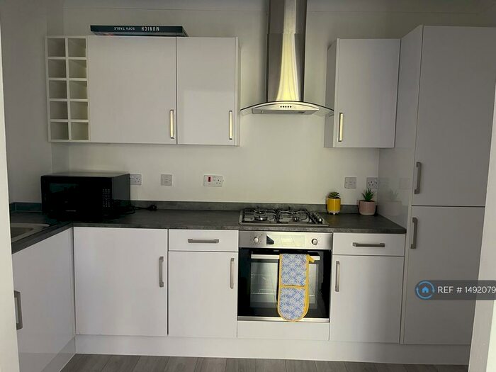 1 Bedroom Flat To Rent In Founder Close, London, E6