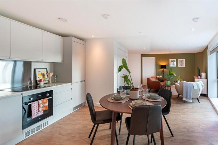 2 Bedroom Apartment To Rent In Phoenix, Saxon Lane, Leeds, LS9