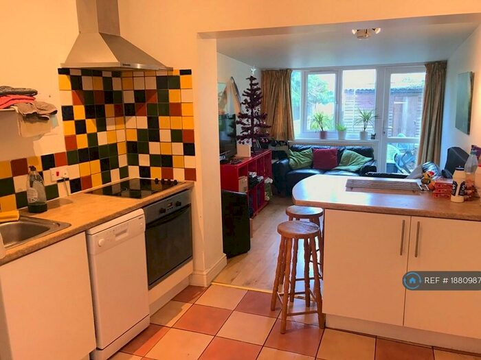 5 Bedroom Terraced House To Rent In Arnold Road, Southampton, SO17