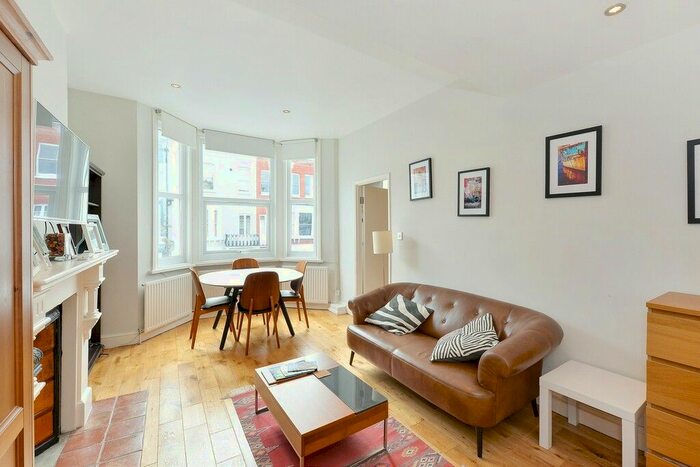 1 Bedroom Flat To Rent In Waldemar Avenue, Fulham, SW6