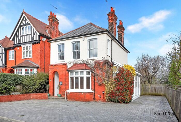 4 Bedroom Detached House For Sale In Palmerston Road, Buckhurst Hill, IG9