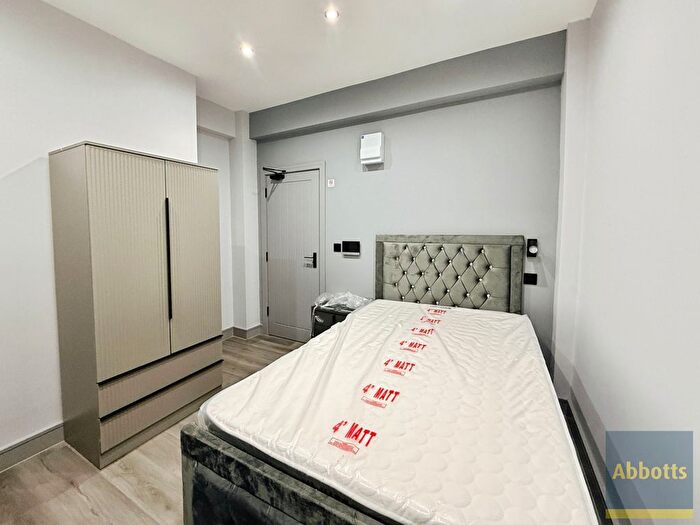 1 Bedroom Property To Rent In Bournemouth Park Road, Southend-On-Sea, SS2