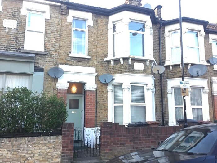 1 Bedroom Flat To Rent In Pearcroft Road, Leytonstone, E11