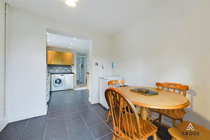 3 Bedroom Detached Bungalow For Sale In Pine Walk, Uttoxeter, Staffordshire, ST14