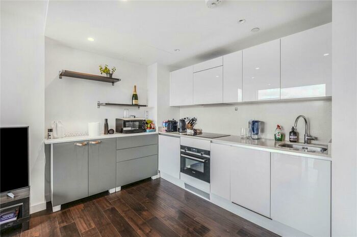 Studio To Rent In Royal Mint Street, Tower Hill, London, E1