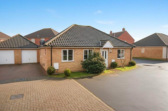 2 Bedroom Detached Bungalow For Sale In Gray Close, Brundall, Norwich, NR13