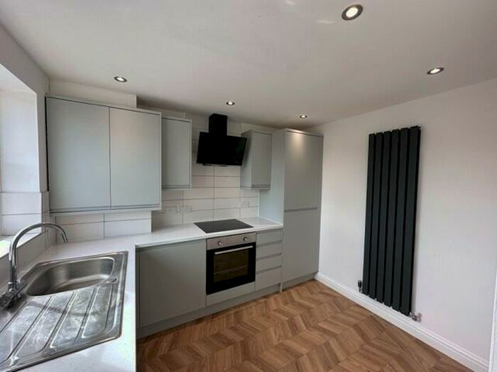 2 Bedroom Maisonette To Rent In Millrise Road, Mansfield, NG18