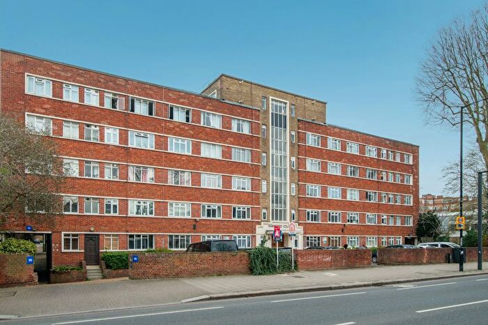 1 Bedroom Flat To Rent In Harwood Court, Upper Richmond Road, SW15