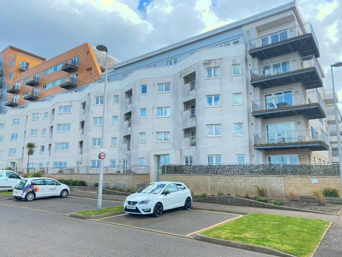 2 Bedroom Flat To Rent In Heron Place, Granton, Edinburgh, EH5