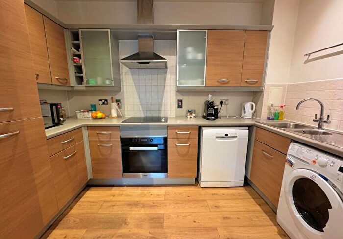 1 Bedroom Flat To Rent In High Road, North Finchley, N12