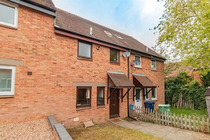 3 Bedroom Town House To Rent In Bears Hedge, Oxford, OX4