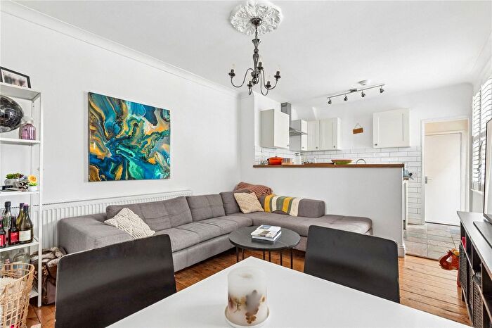 2 Bedroom Flat For Sale In Renmuir Street, London, SW17