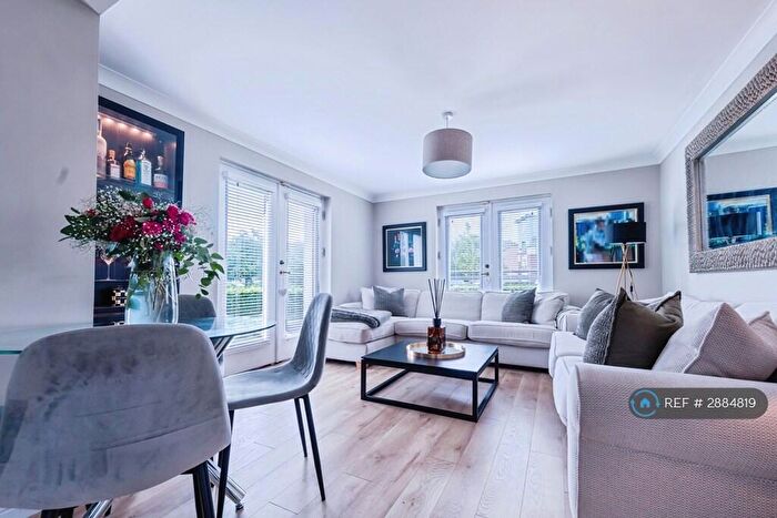 2 Bedroom Flat To Rent In Strathblane Gardens, Glasgow, G13