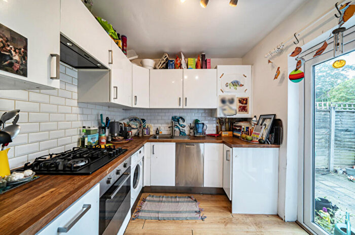 2 Bedroom Apartment To Rent In Albert Road, London, N22