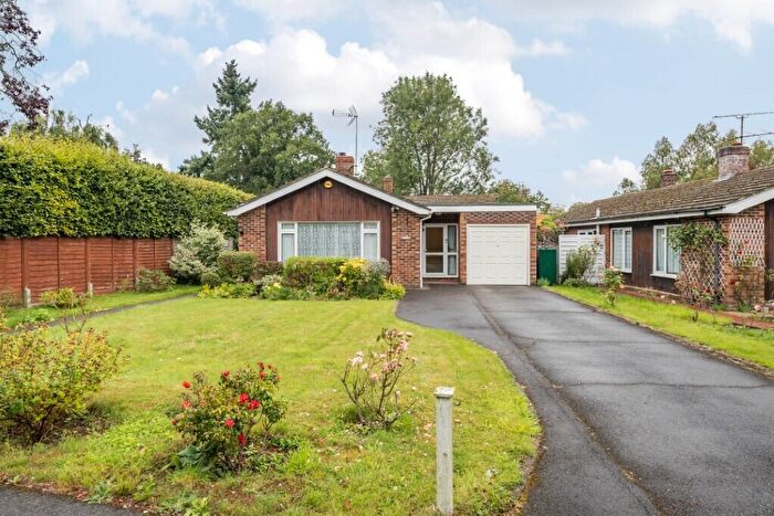 3 Bedroom Bungalow For Sale In Emery Acres, Upper Basildon, Reading, Berkshire, RG8