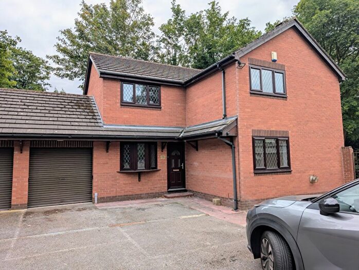 4 Bedroom Detached House To Rent In Denby Dale Road, Wakefield, West Yorkshire, WF2