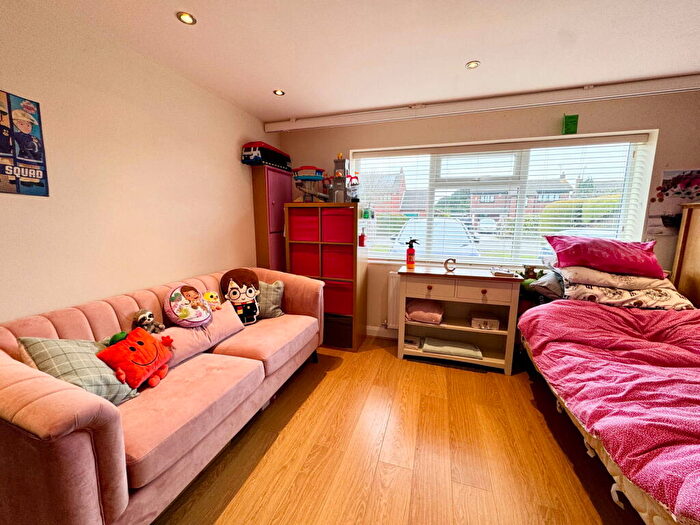 5 Bedroom Detached House For Sale In Station Road, Overton, Wrexham, LL13