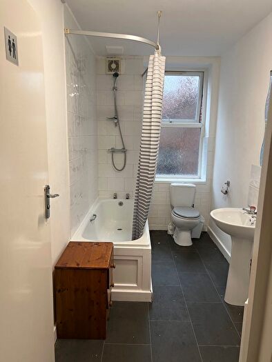 7 Bedroom Flat To Rent In Davenport Avenue, Manchester, M20