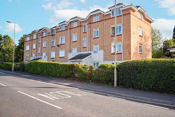 2 Bedroom Flat For Sale In Hursley Road, Chandler's Ford, SO53