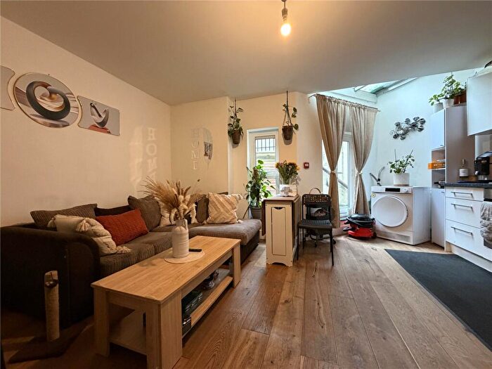 2 Bedroom Apartment To Rent In High Street, Hornsey, London, N8