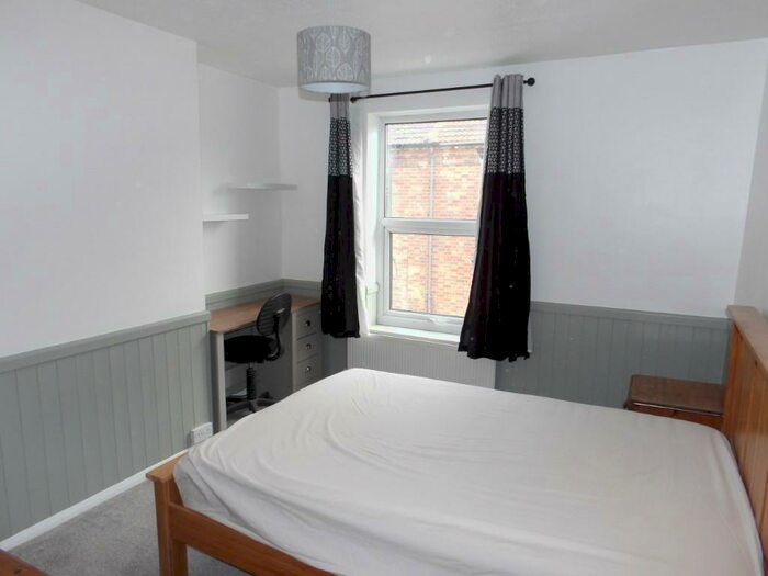 2 Bedroom Terraced House To Rent In Westfield St - Student House For /, LN1